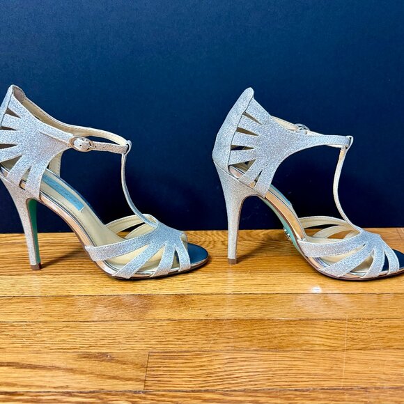 Blue by Betsey Johnson Silver T-Strap Stiletto Heel Evening Shoes, Sz. 6 - Picture 3 of 9